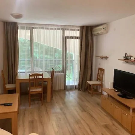 Iskra Apartment *